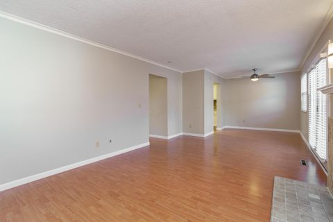 Tiny photo for 6207 Roxburgh Court 16D #16D, Columbus, OH 43213 (MLS # 225039524)