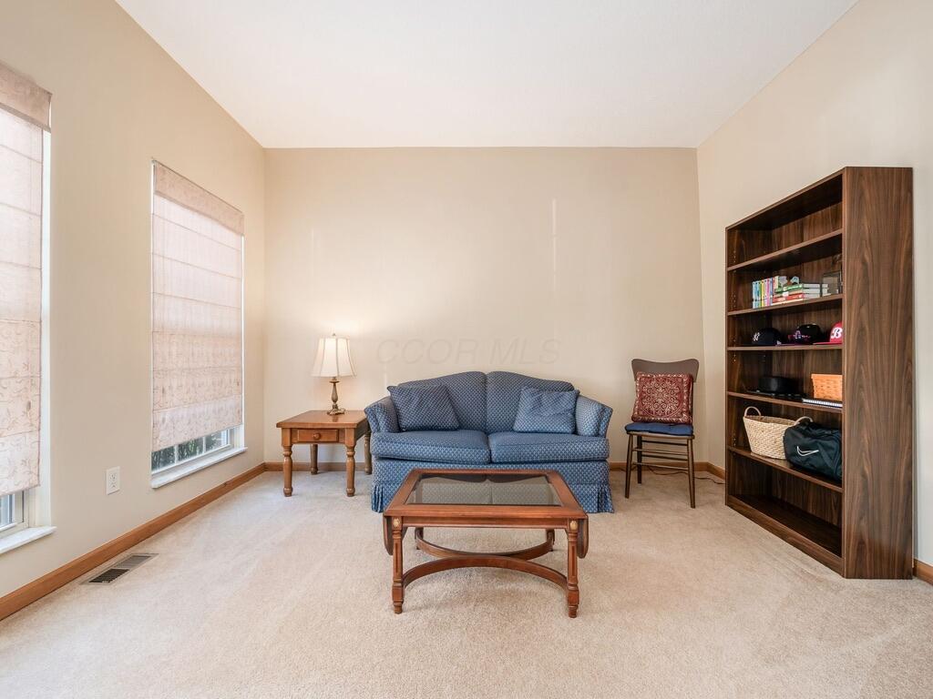 8088 Reynoldswood Drive, Reynoldsburg, Ohio image 4