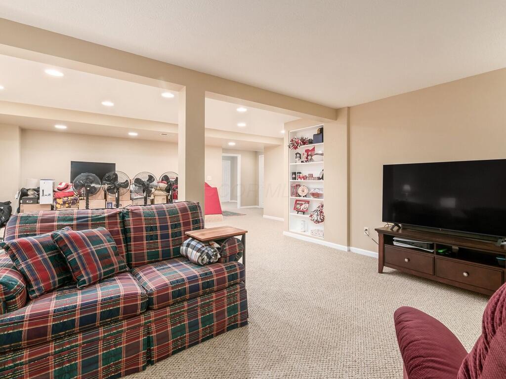 8088 Reynoldswood Drive, Reynoldsburg, Ohio image 28