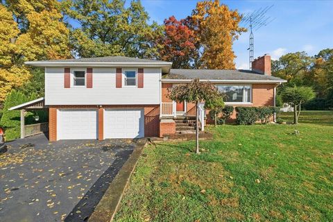 Photo of 1575 New Gambier Road, Mount Vernon, OH 43050 (MLS # 225041507)