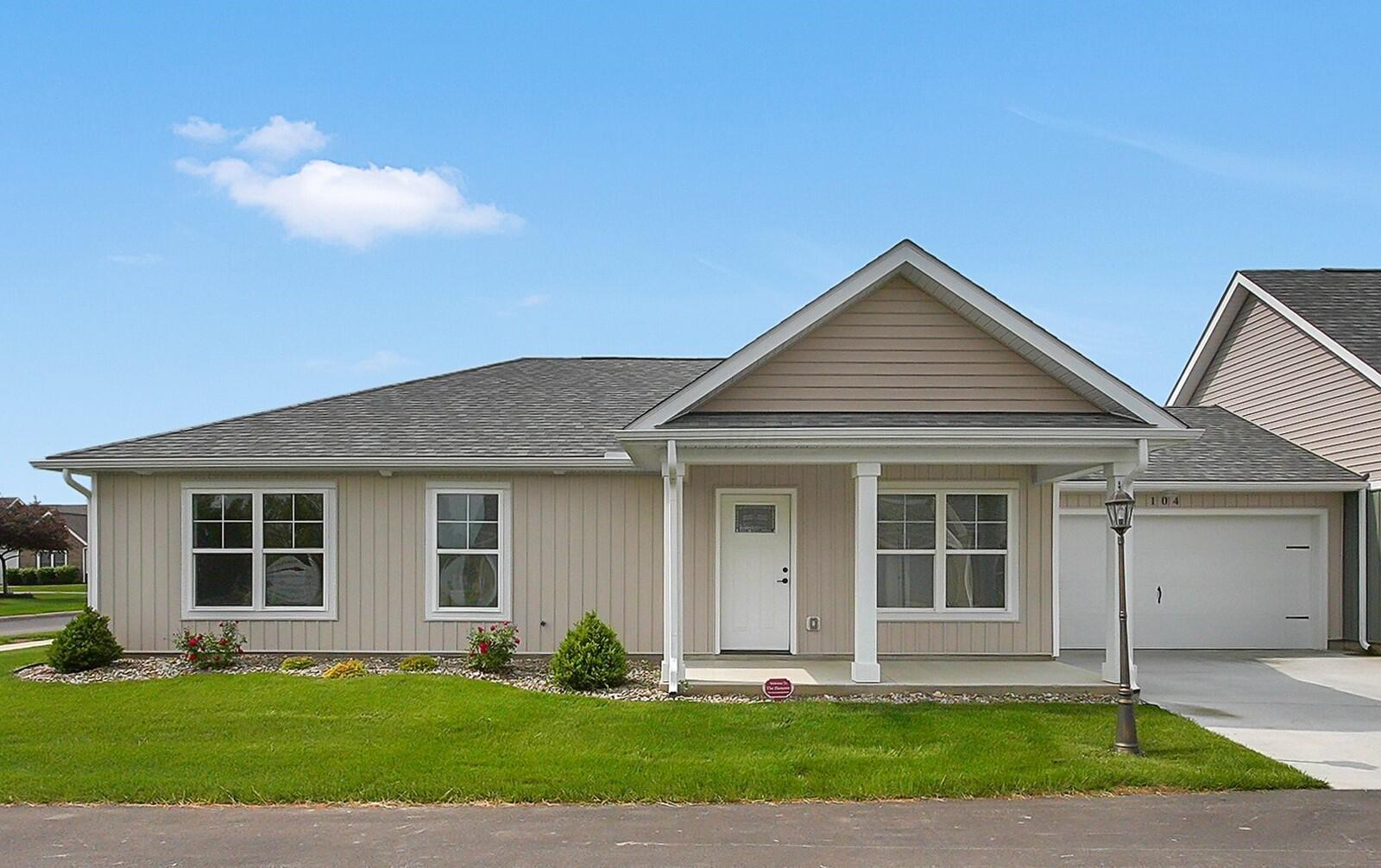 104 Cumberland Meadows Circle, Hebron, Ohio image 1