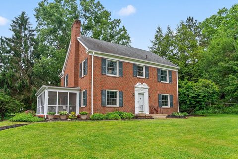 Photo of 301 Belleview Avenue, Chillicothe, OH 45601 (MLS # 226018739)