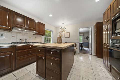Tiny photo for 301 Belleview Avenue, Chillicothe, OH 45601 (MLS # 226018739)