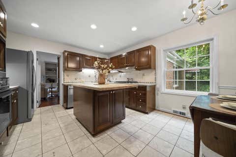 Tiny photo for 301 Belleview Avenue, Chillicothe, OH 45601 (MLS # 226018739)