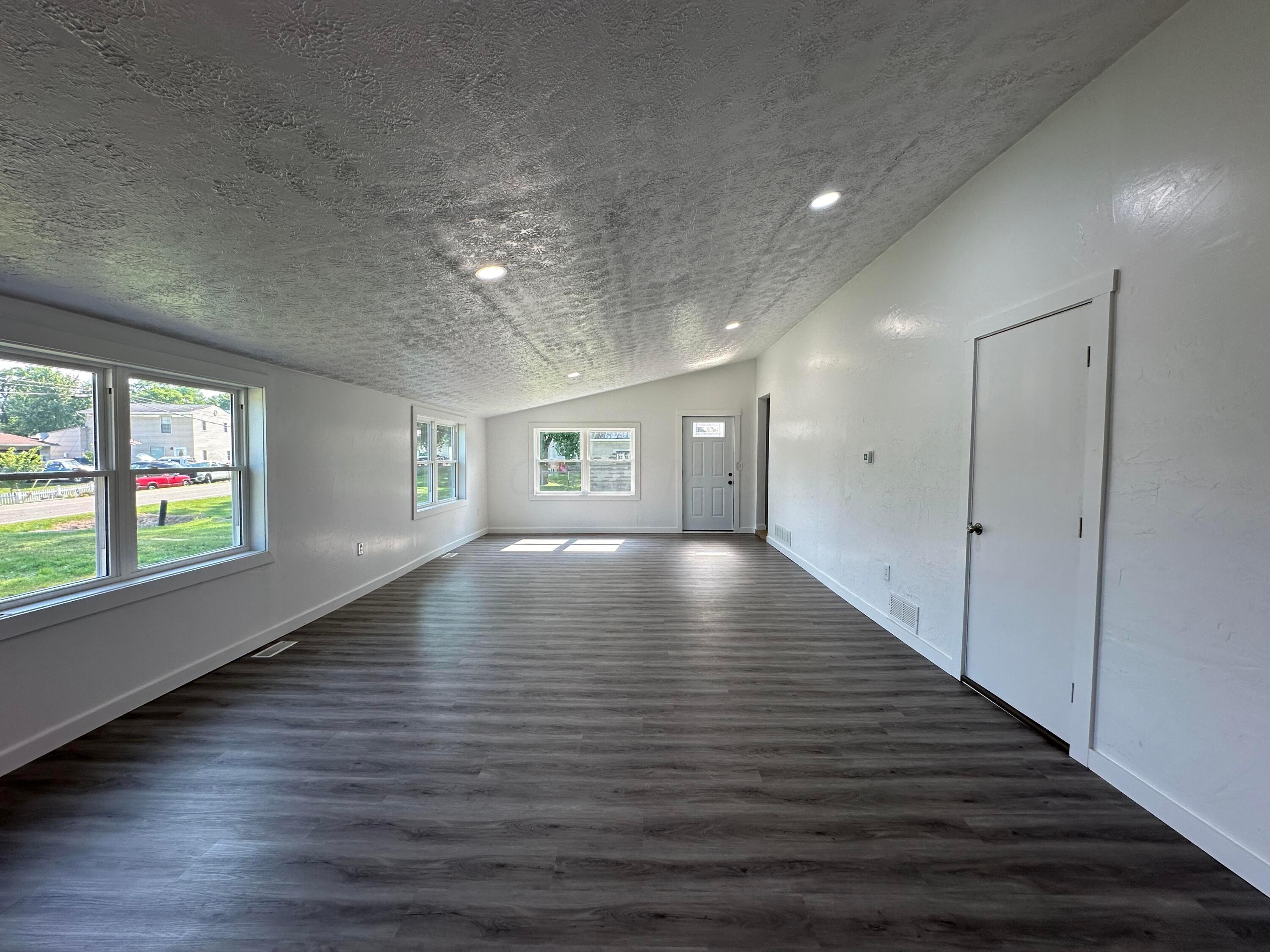 1347 Homer Road, Utica, Ohio image 3