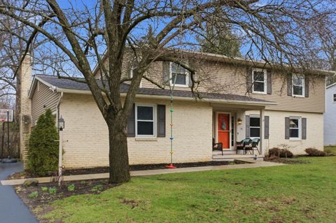 Photo of 1448 Clubview Boulevard N, Columbus, OH 43235 (MLS # 226007129)