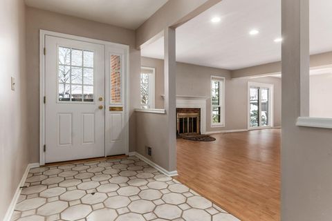 Tiny photo for 4765 Coach Road, Columbus, OH 43220 (MLS # 225044787)