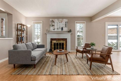 Tiny photo for 4765 Coach Road, Columbus, OH 43220 (MLS # 225044787)