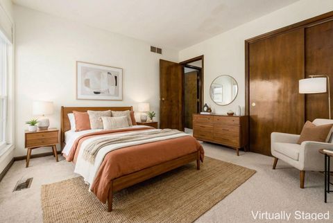 Tiny photo for 4765 Coach Road, Columbus, OH 43220 (MLS # 225044787)