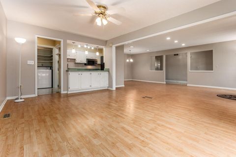 Tiny photo for 4765 Coach Road, Columbus, OH 43220 (MLS # 225044787)