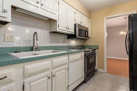 Tiny photo for 4765 Coach Road, Columbus, OH 43220 (MLS # 225044787)