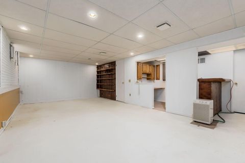 Tiny photo for 4765 Coach Road, Columbus, OH 43220 (MLS # 225044787)