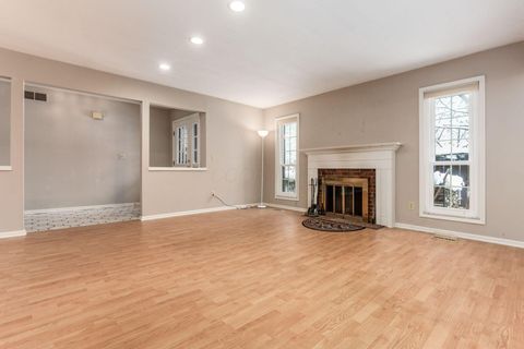 Tiny photo for 4765 Coach Road, Columbus, OH 43220 (MLS # 225044787)