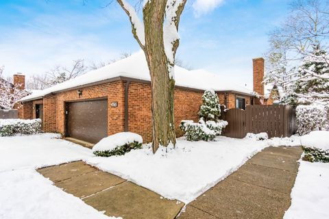 Photo of 4765 Coach Road, Columbus, OH 43220 (MLS # 225044787)