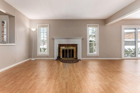 Tiny photo for 4765 Coach Road, Columbus, OH 43220 (MLS # 225044787)