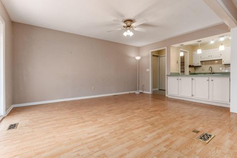 Tiny photo for 4765 Coach Road, Columbus, OH 43220 (MLS # 225044787)