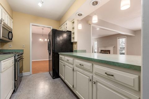 Tiny photo for 4765 Coach Road, Columbus, OH 43220 (MLS # 225044787)