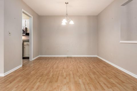 Tiny photo for 4765 Coach Road, Columbus, OH 43220 (MLS # 225044787)