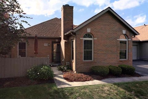 Photo of 4933 Berry Leaf Place, Hilliard, OH 43026 (MLS # 225042881)