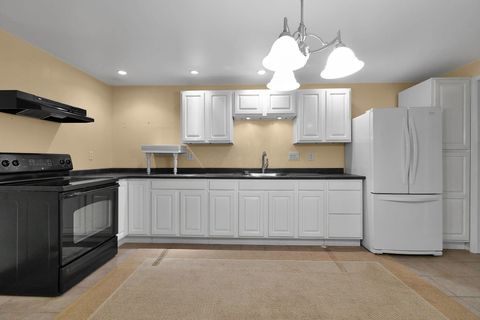 Tiny photo for 712 Stone Ridge Way, Newark, OH 43055 (MLS # 225041048)