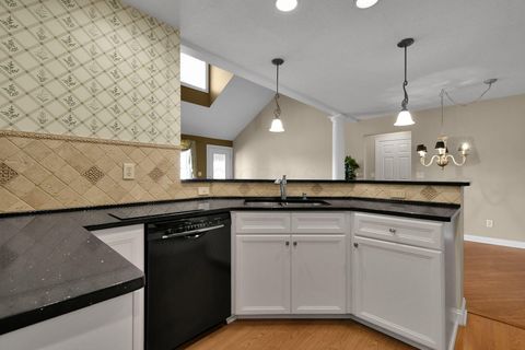 Tiny photo for 712 Stone Ridge Way, Newark, OH 43055 (MLS # 225041048)