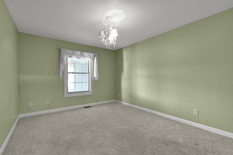 Tiny photo for 712 Stone Ridge Way, Newark, OH 43055 (MLS # 225041048)