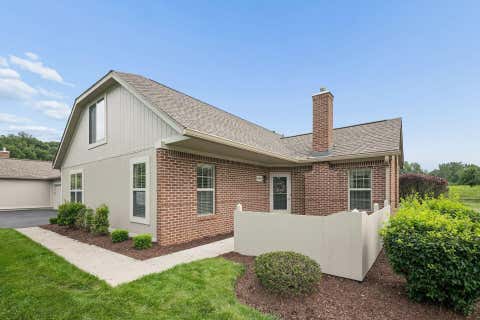 Condo For Sale - 5568 Meadowood Lane<br/> Westerville, OH 43082