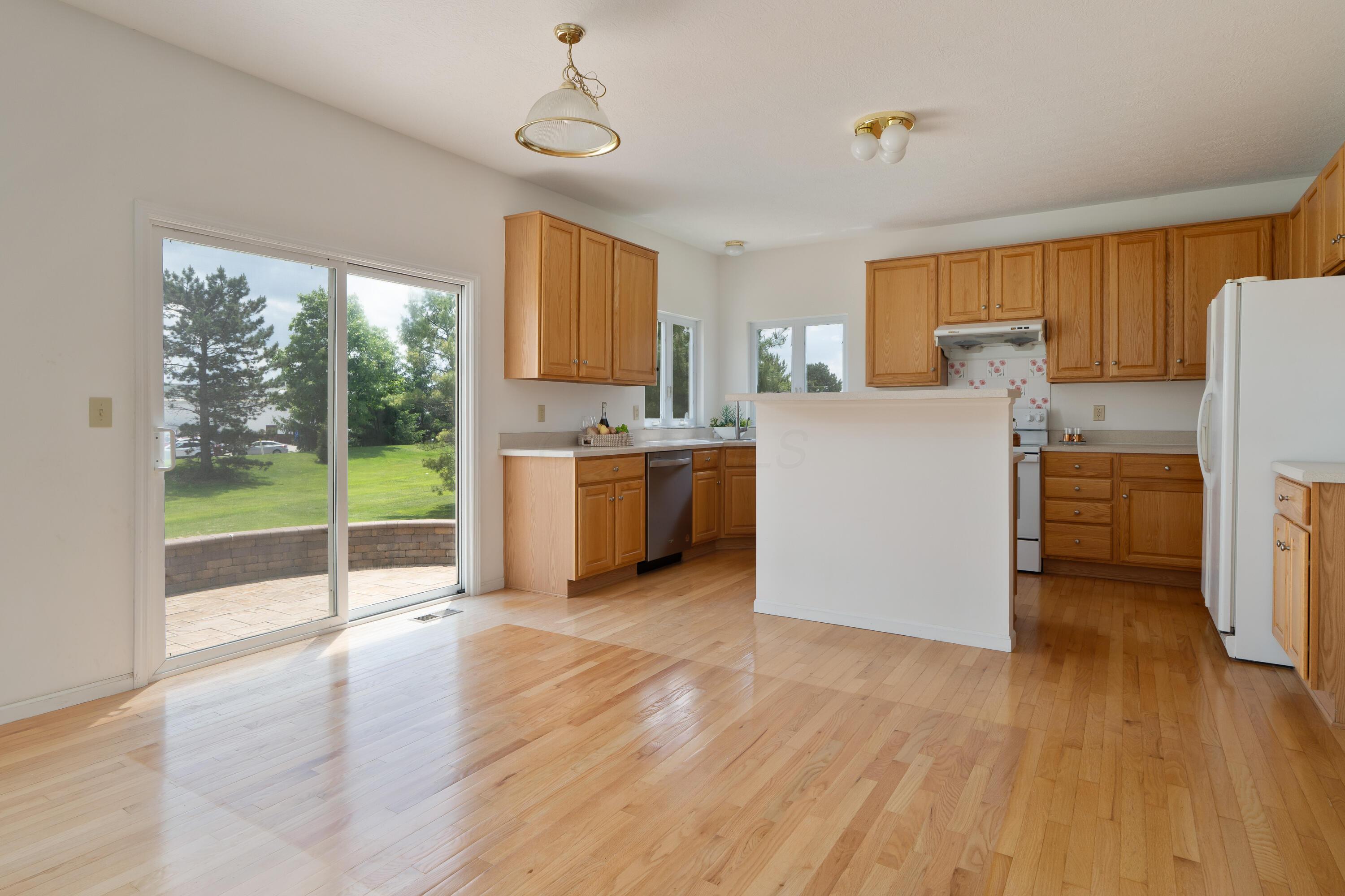 3899 Hampshire Avenue, Powell, Ohio image 13
