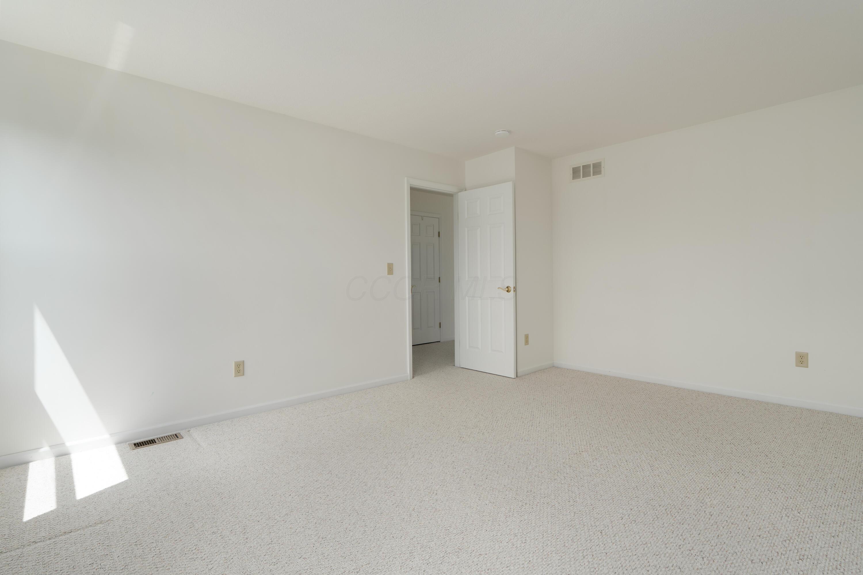 3899 Hampshire Avenue, Powell, Ohio image 34