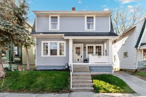 Photo of 251 E Arcadia Avenue, Columbus, OH 43202 (MLS # 226011117)