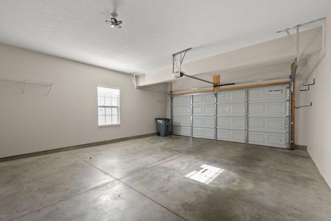 Tiny photo for 5901 Blackbird Way, Lewis Center, OH 43035 (MLS # 225045566)
