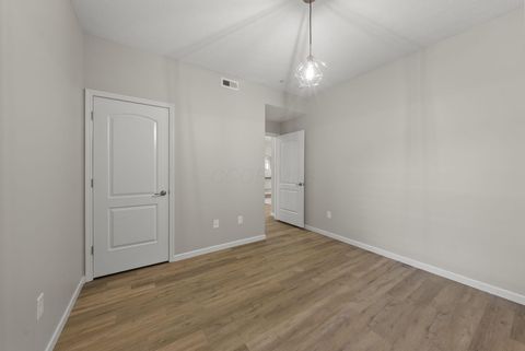 Tiny photo for 5901 Blackbird Way, Lewis Center, OH 43035 (MLS # 225045566)