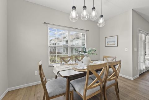 Tiny photo for 5901 Blackbird Way, Lewis Center, OH 43035 (MLS # 225045566)