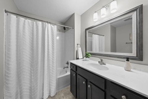 Tiny photo for 5901 Blackbird Way, Lewis Center, OH 43035 (MLS # 225045566)