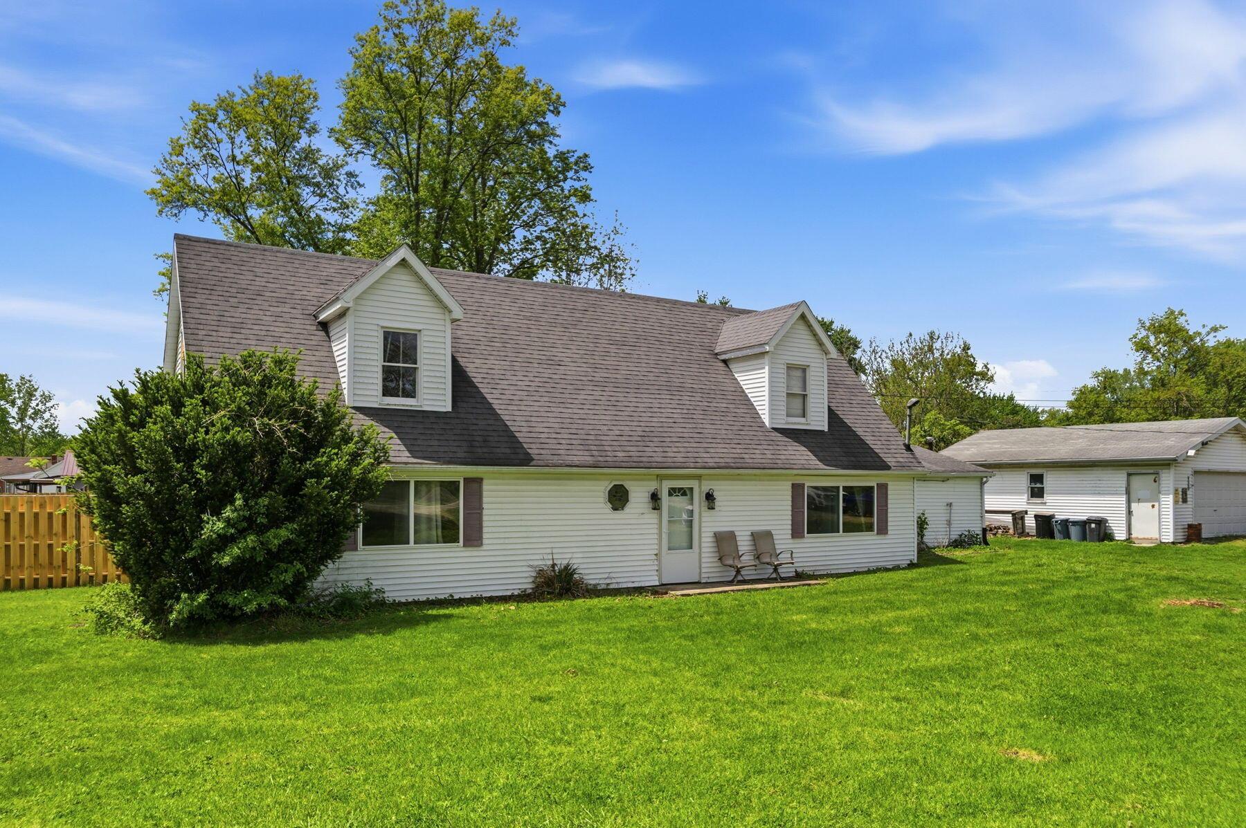 1509 White Oaks Road