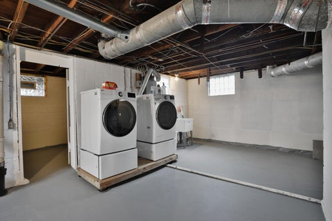 Tiny photo for 239 Chatham Road, Columbus, OH 43214 (MLS # 226036312)