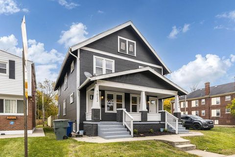 Photo of 1024 Lockbourne Road, Columbus, OH 43206 (MLS # 226002451)