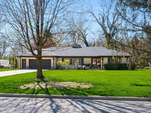 Photo of 5821 Olentangy Boulevard, Columbus, OH 43085 (MLS # 226011098)