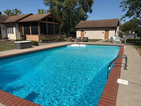 Tiny photo for 900 Amity Road, Galloway, OH 43119 (MLS # 225041008)