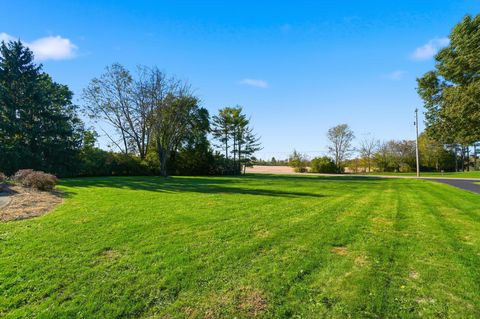 Tiny photo for 900 Amity Road, Galloway, OH 43119 (MLS # 225041008)