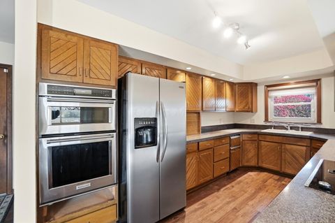 Tiny photo for 900 Amity Road, Galloway, OH 43119 (MLS # 225041008)