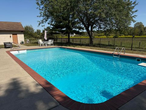 Tiny photo for 900 Amity Road, Galloway, OH 43119 (MLS # 225041008)