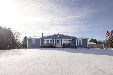 Photo of 3043 Dutch Lane Road NW, Johnstown, OH 43031 (MLS # 226000613)