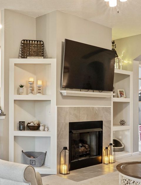 Tiny photo for 687 Wintergreen Way, Lewis Center, OH 43035 (MLS # 225042095)