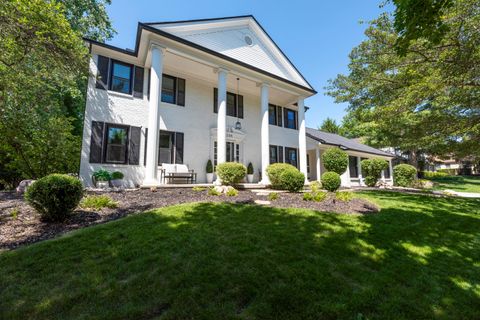 Photo of 234 W Campus View Boulevard, Worthington, OH 43235 (MLS # 226020471)