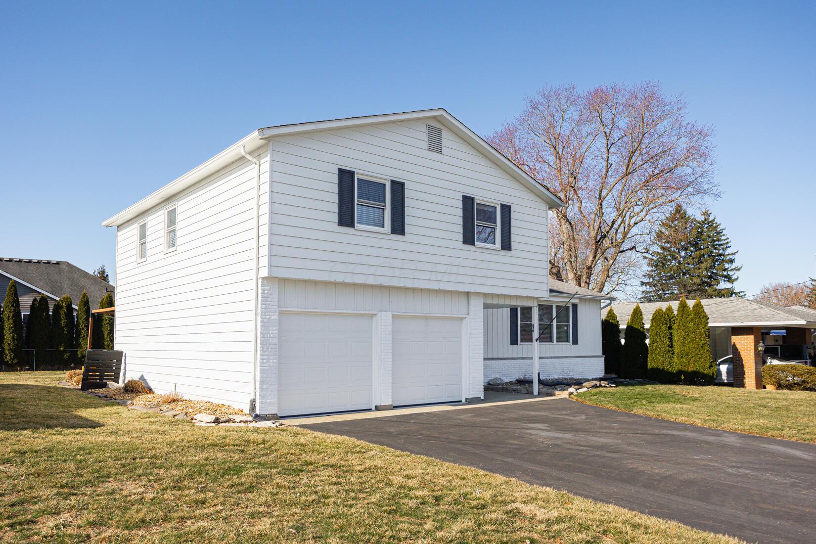 147 Dartmouth Road, Hebron, Ohio image 2