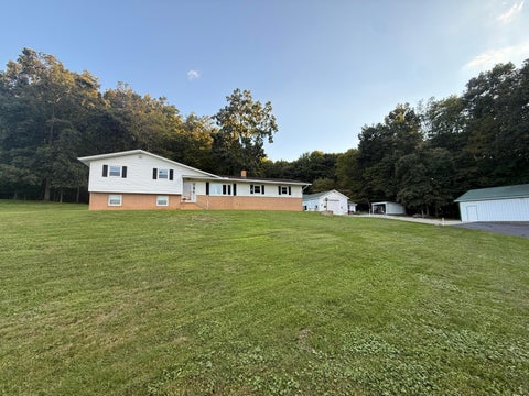 Photo of 6410 Linnville Road SE, Newark, OH 43056 (MLS # 226038208)