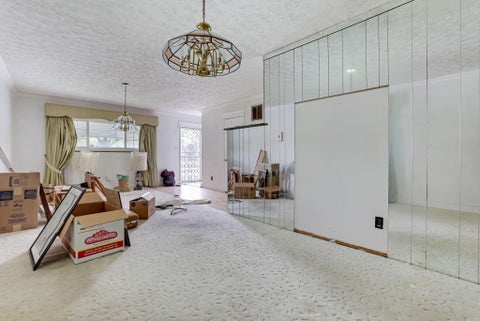 Tiny photo for 2992 Fairwood Avenue, Columbus, OH 43207 (MLS # 226039585)