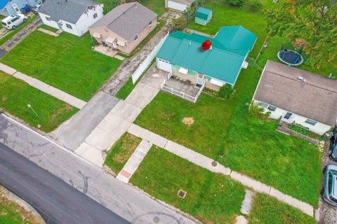 Tiny photo for 2992 Fairwood Avenue, Columbus, OH 43207 (MLS # 226039585)