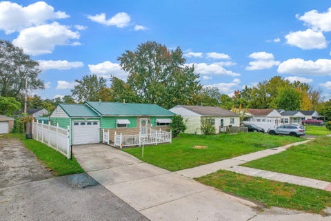 Tiny photo for 2992 Fairwood Avenue, Columbus, OH 43207 (MLS # 226039585)